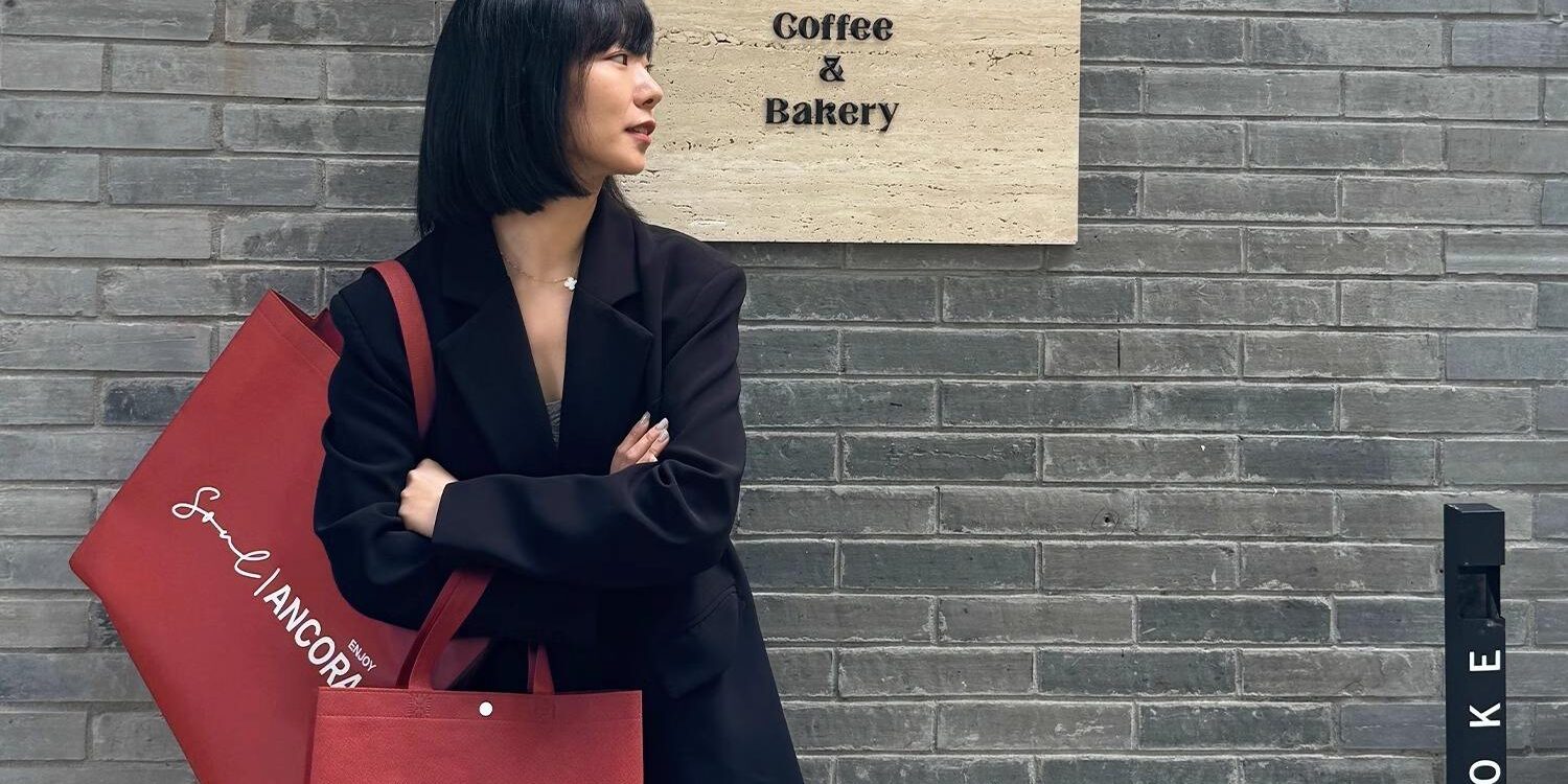 Lightweight Non Woven Bags Wholesale for Shopping and Clothing Packaging with Custom Logo (1) Lightweight Non Woven Bags